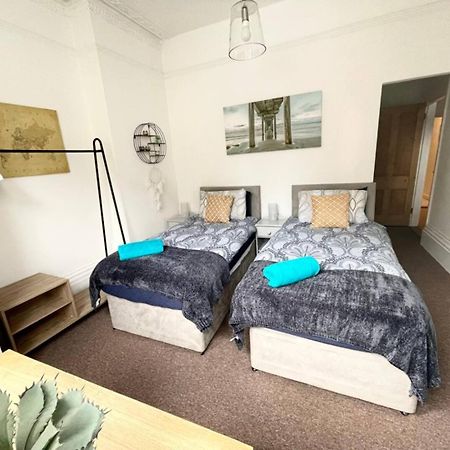 Family Friendly Flat Just Minutes From The Beach! ポーツマス エクステリア 写真