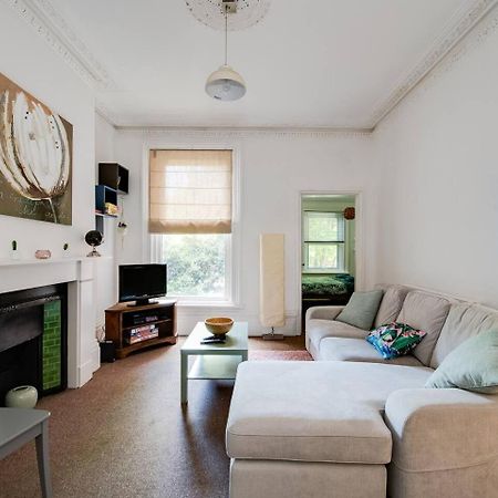 Family Friendly Flat Just Minutes From The Beach! ポーツマス エクステリア 写真