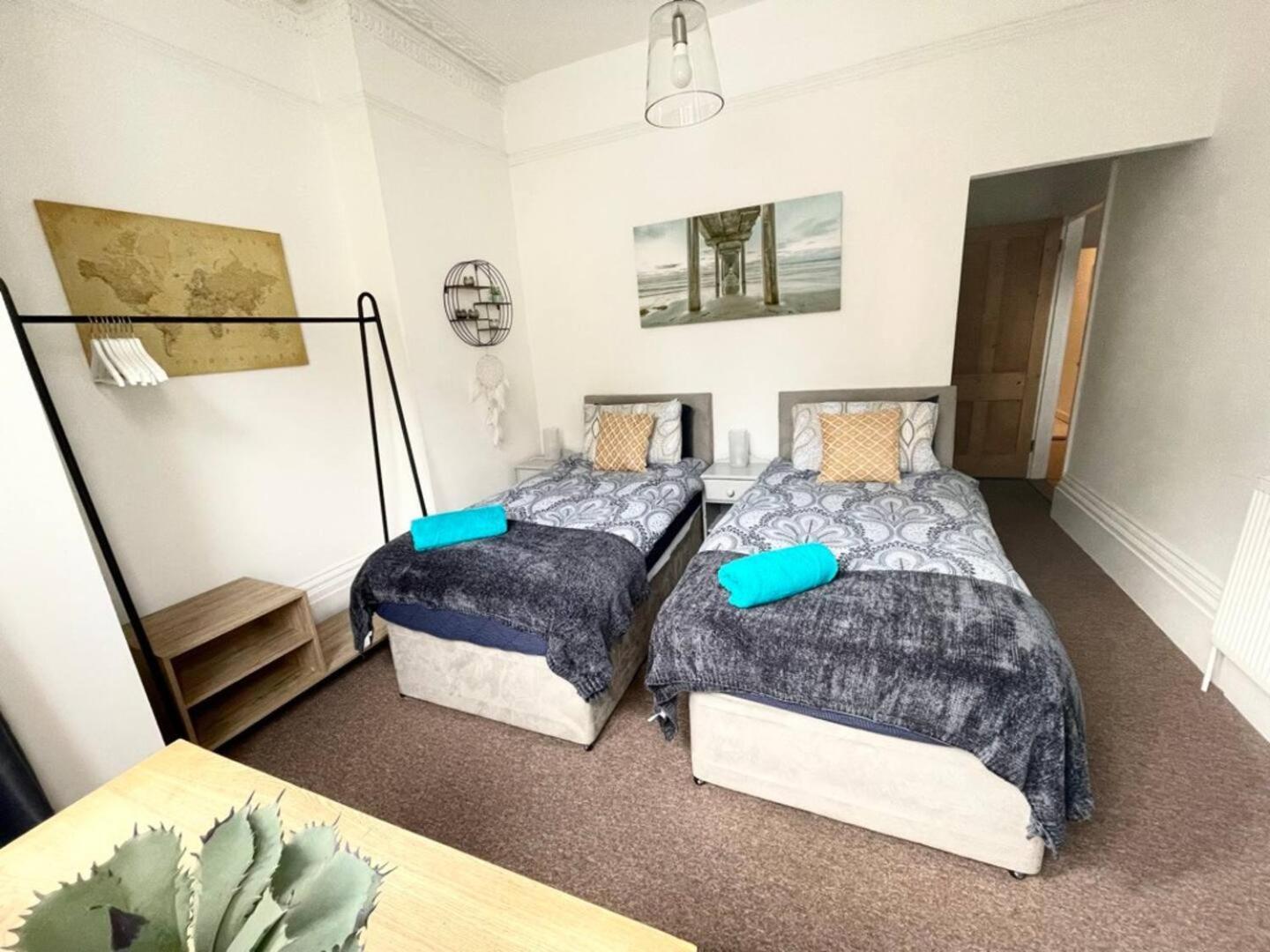 Family Friendly Flat Just Minutes From The Beach! ポーツマス エクステリア 写真