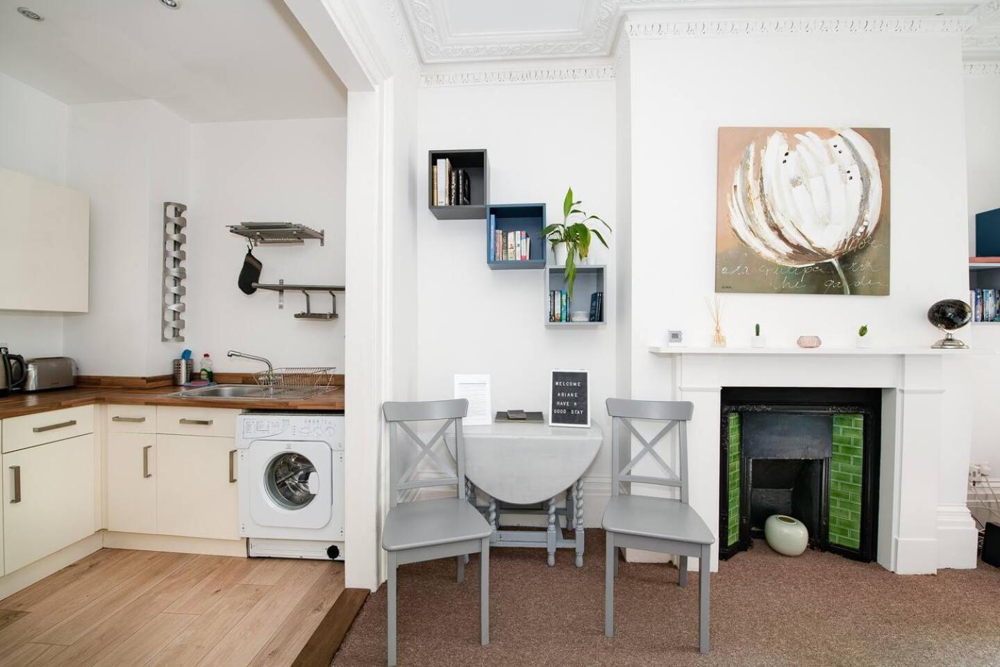 Family Friendly Flat Just Minutes From The Beach! ポーツマス エクステリア 写真