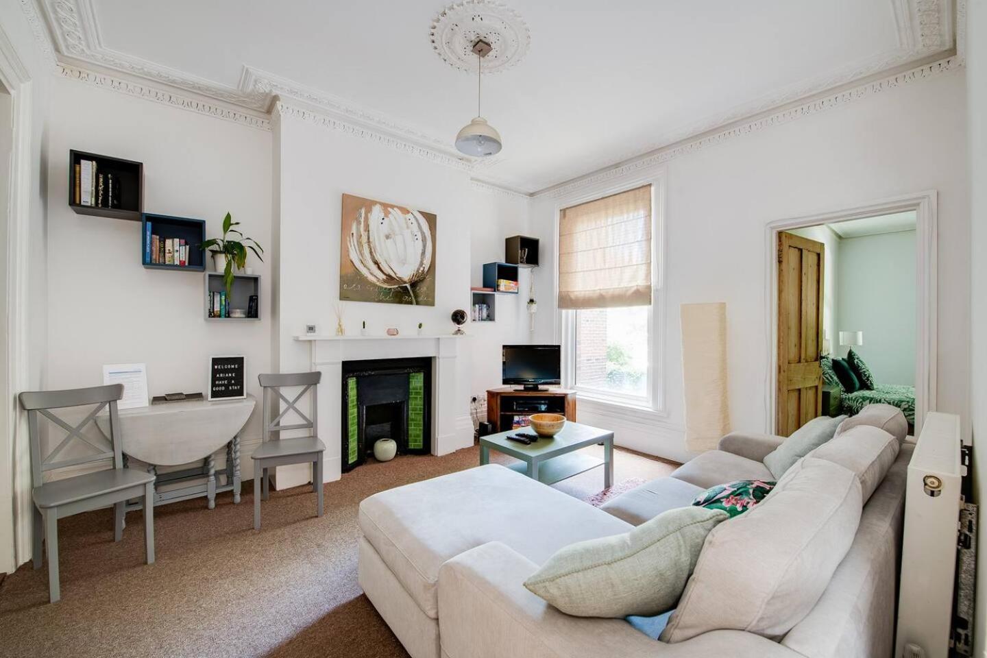 Family Friendly Flat Just Minutes From The Beach! ポーツマス エクステリア 写真