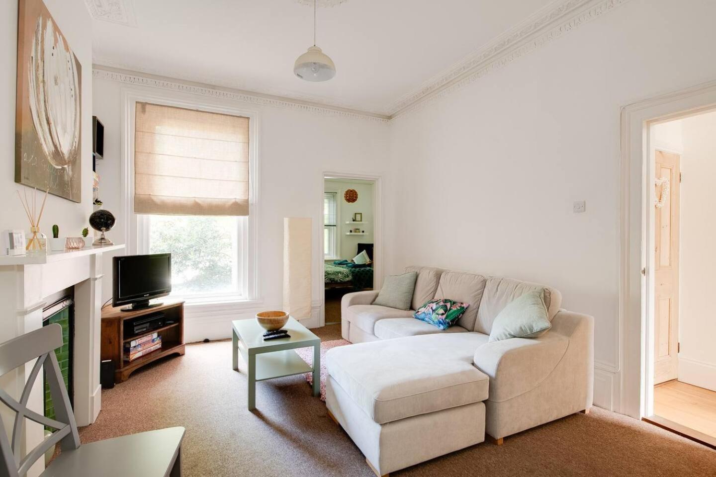 Family Friendly Flat Just Minutes From The Beach! ポーツマス エクステリア 写真