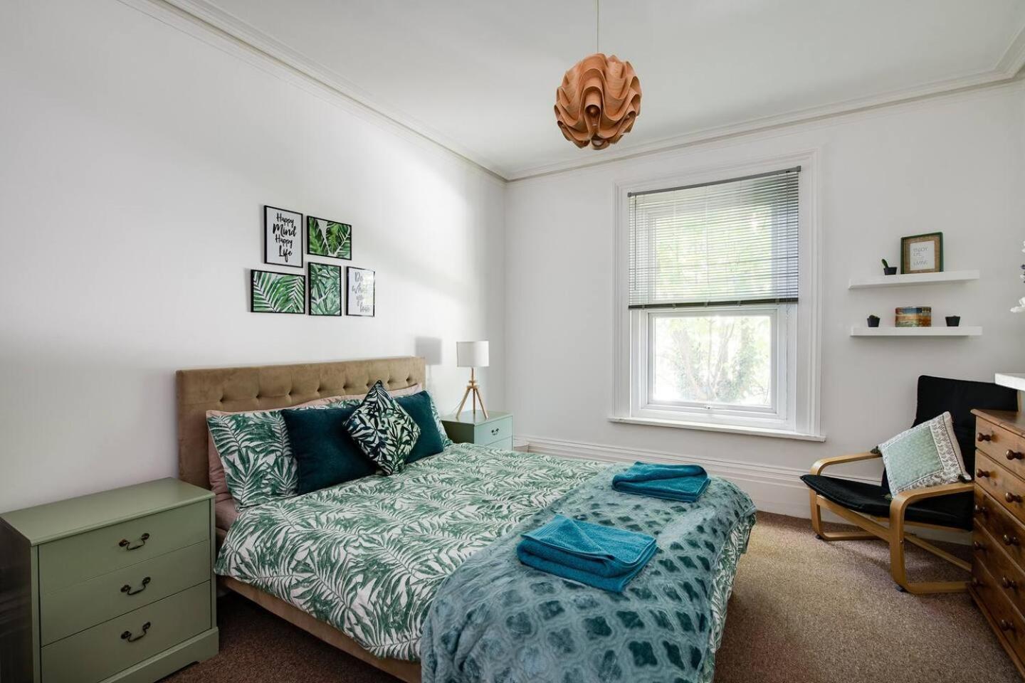 Family Friendly Flat Just Minutes From The Beach! ポーツマス エクステリア 写真