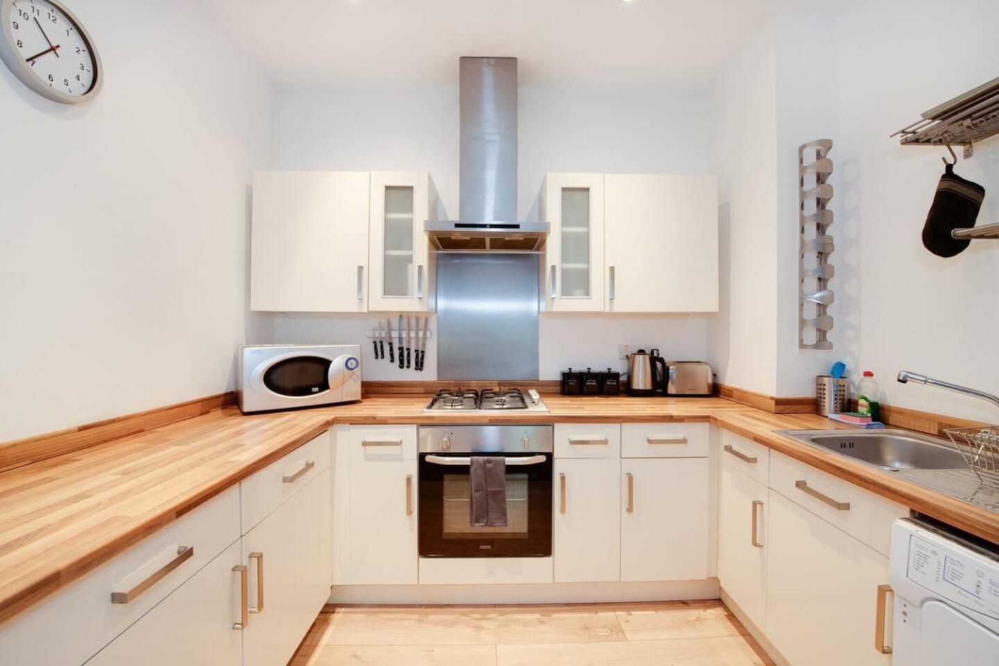Family Friendly Flat Just Minutes From The Beach! ポーツマス エクステリア 写真